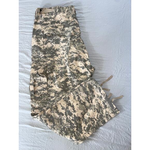 ROTHCO B.D.U. Battle Dress Uniform Digital Camo Cargo Bush Pants. XL Reg, 40X32. - Picture 2 of 9